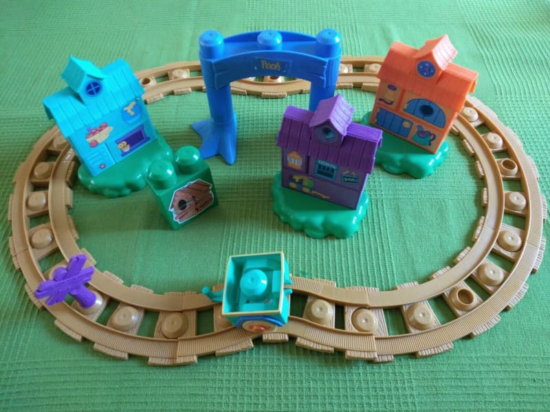 Mega Bloks Winnie the Pooh s Train Track. Toys Indoor