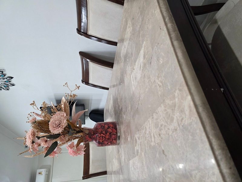 Elegant Marble Dining Table with Chairs – Excellent Condition62863413047170113