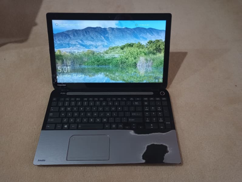 Toshiba Laptop L50 AMD-5200CPU 500GB hard drive 4GB ram