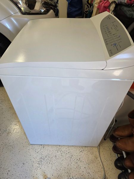 Fisher & Paykel 8kg Washing Machine63612127154050114
