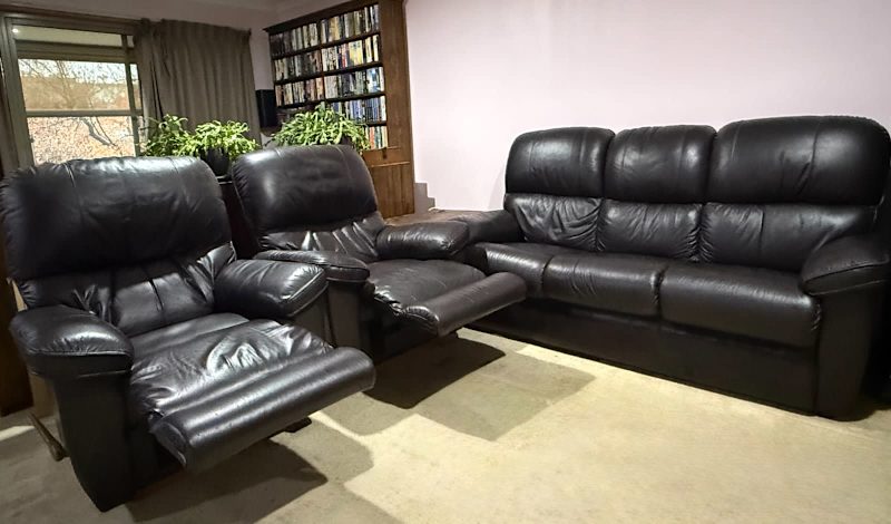 Genuine Leather 3-Seater Sofa and 2 Lazy Boy Recliners628638384546591124