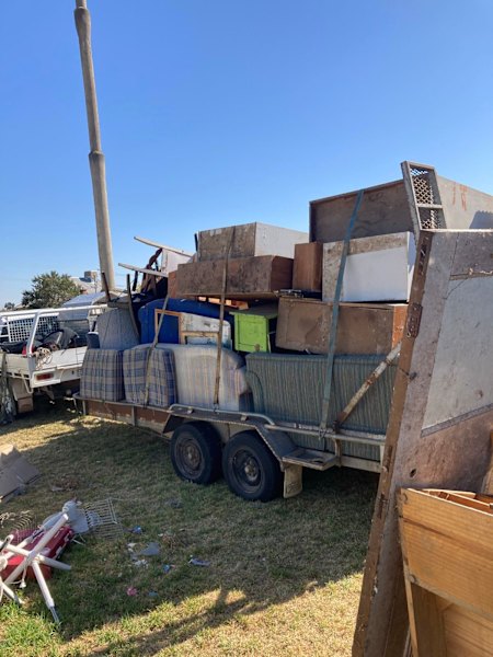 240 litre Wheelie Bin Hire/Rubbish Removal 62863392840449112