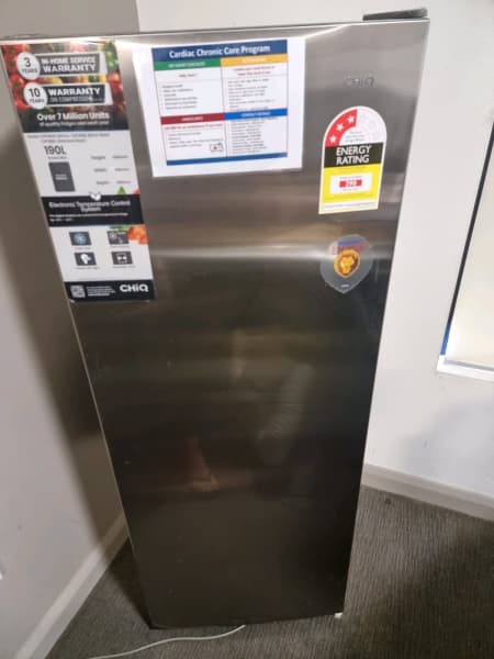 chiq upright freezer 190l