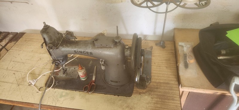2 Singer  Industrial sewing machine 63016908876674114