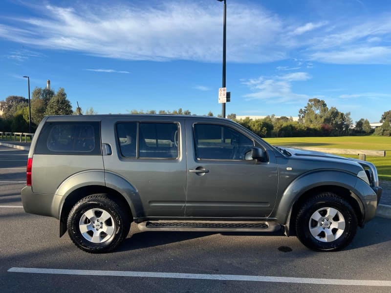 nissan pathfinder wagon