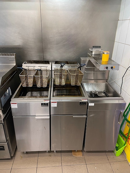 Burger shop for Sale Chattel Sale63007361227650112
