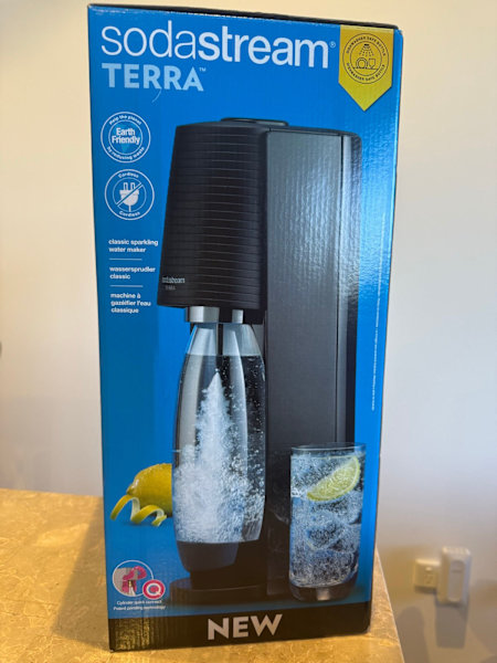 BRAND NEW SodaStream Terra soda machine and sparkling water maker kit.63444044720131117
