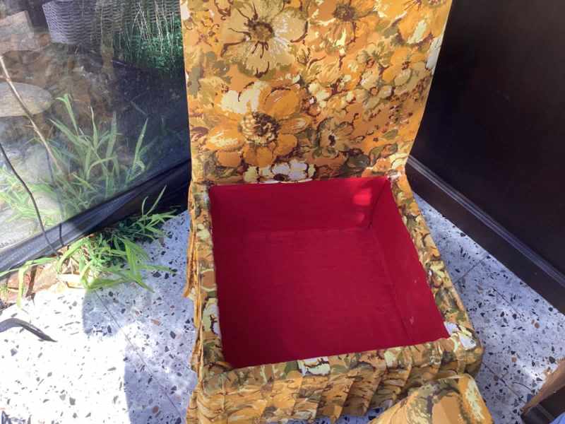 Vintage chair with storage62864724148609111