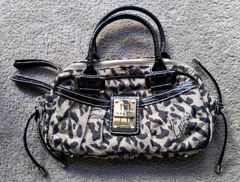 guess handbag australia