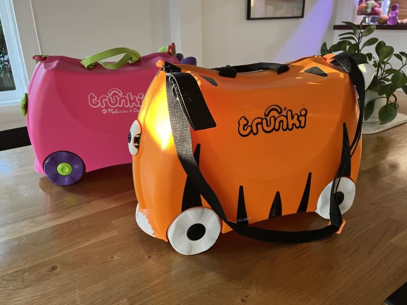 Melissa & Doug Trunki Tiger Kids Ride-On Suitcase Carry-On Luggage  Orange Tipu