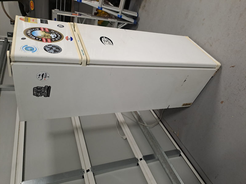 Refrigerator - Fisher and Paykel - 248L63023535767809111