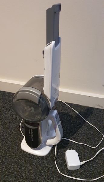 Black & Decker Handheld Vacuum, working, Carlton pickup63612128587010110