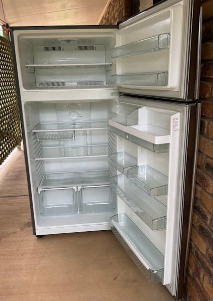Westinghouse Fridge/Freezer63018619766274111
