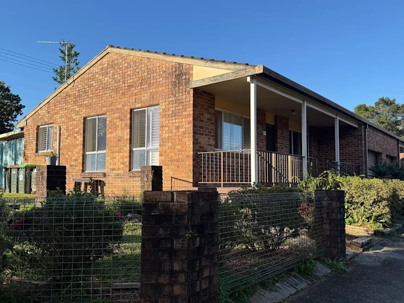 Bright & sunny open plan, North facing,  2 bedroom Torrens title unit close to all amenities. Short Walk to Bellingen CBD.62929683688321110