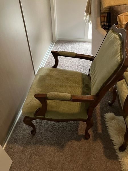 One beautiful vintage chair62864722569731111