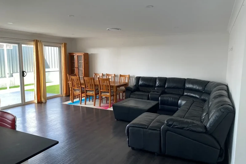 Spacious & Stylish Family Home in North Orange62929681523203114