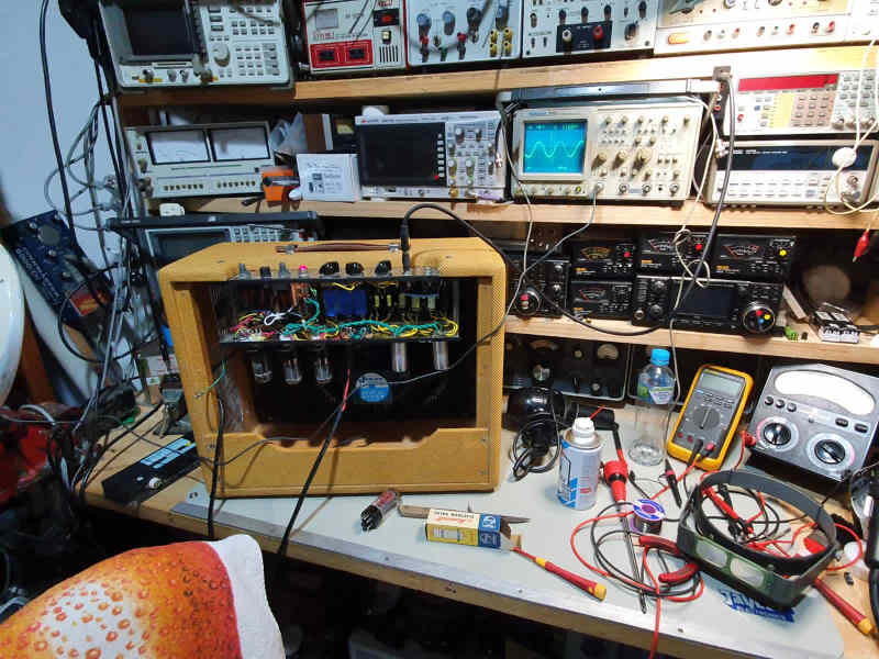 Professional Guitar Amplifier Service by iztronix at Ballina NSW62863392132993113