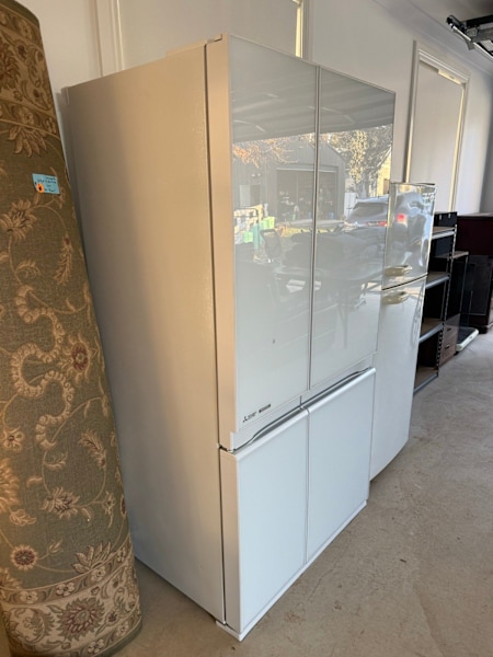 Mitsubishi French Door Refrigerator and Freezer63442657450882111