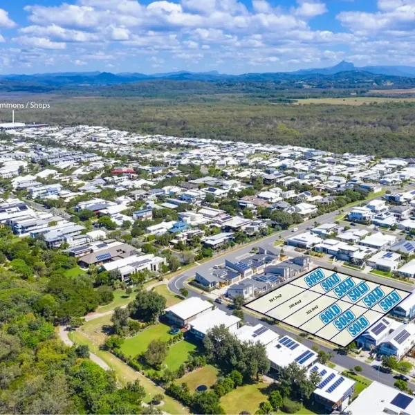VERSATILE AND RARE LAND OPPORTUNITY OPPOSITE BEACH63006803160707113