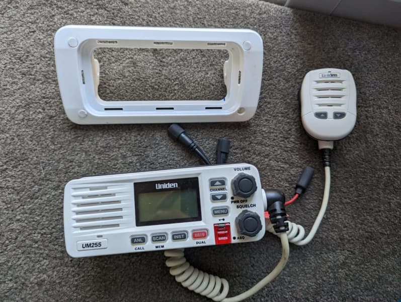 Uniden UM255 Dual Band 27MHz Marine Radio | Radios & Receivers | Gumtree  Australia Fremantle Area - North Fremantle | 1310545162