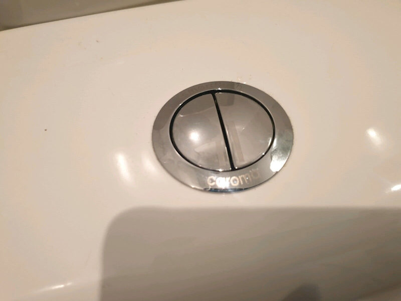 Wanted Toilet top ceramic lid,or water reservoir tank630062986987551126