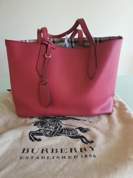 Burberry Red/Green Vintage Check Canvas Giant Reversible Tote Burberry