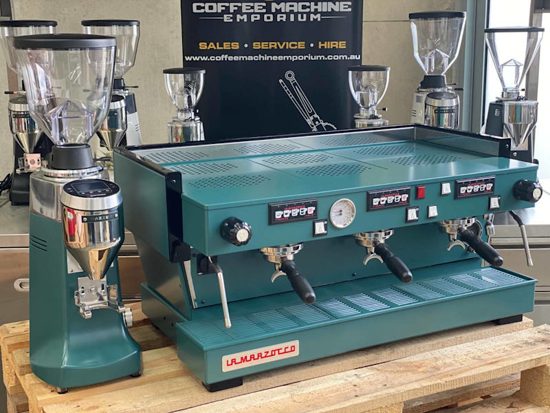 La Marzocco Linea Classic AV & Mazzer Robur S Electronic Package63016488236161112
