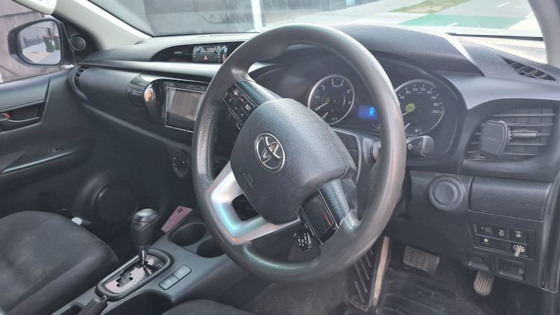 2015 TOYOTA HILUX SR (4x4) 6 SP AUTOMATIC DUAL CAB UTILITY62935691615107114