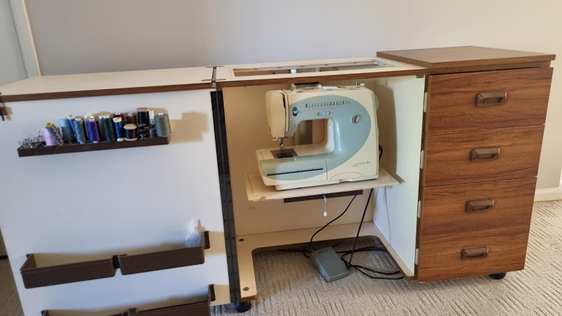 Horn Sewing cabinet with 4 drawers62863375520513113