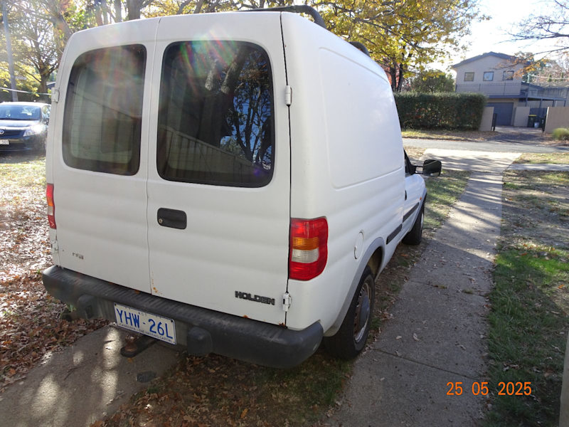 1996 HOLDEN COMBO  5 SP MANUAL VAN62935679919105111