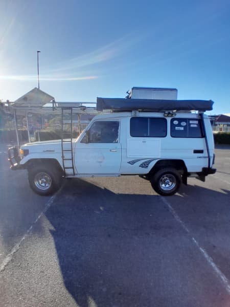 1995 TOYOTA LANDCRUISER (4x4) 11 SEAT 5 SP MANUAL 4x4 TROOPCARRIER62882773463041112