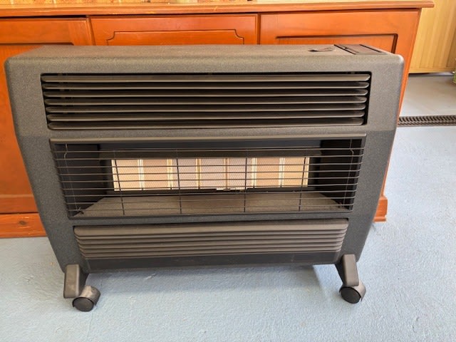 Everdure Fineline, Flueless Radiant Convention Gas Space Heater.63470141621762110