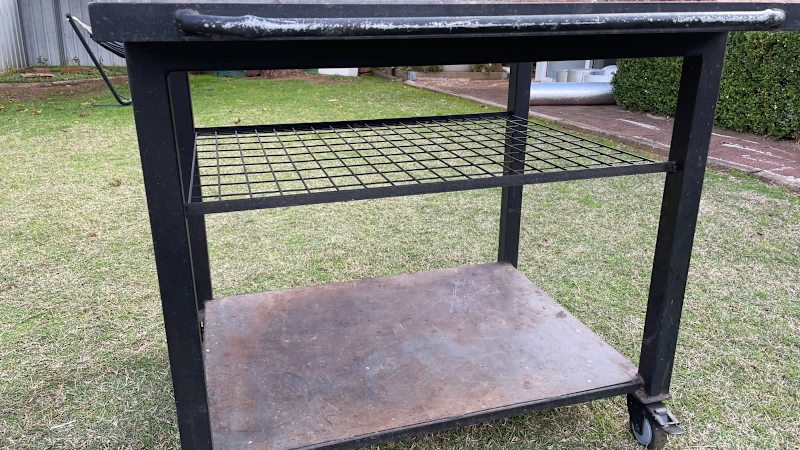 Pizza oven with stand (stand in an excellent condition)63022179959553111