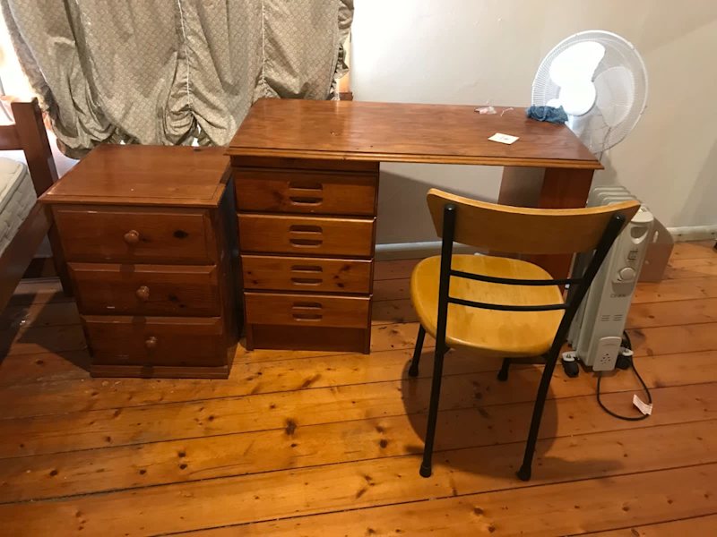 gumtree desk and chair