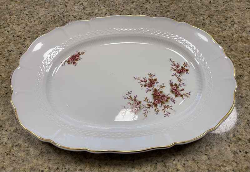 Stunning ROYAL TOGNANA Made in Italy 41 Pieces Floral Dinner-set