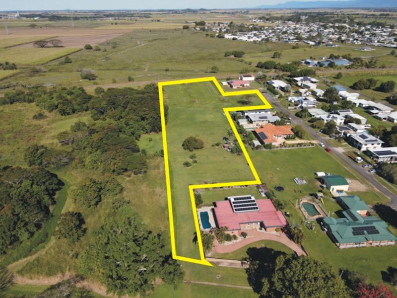 1.78 HECTARE (OVER 4 ACRE) BLOCK OF LAND ON TOWN OUTSKIRTS!62882799442433110