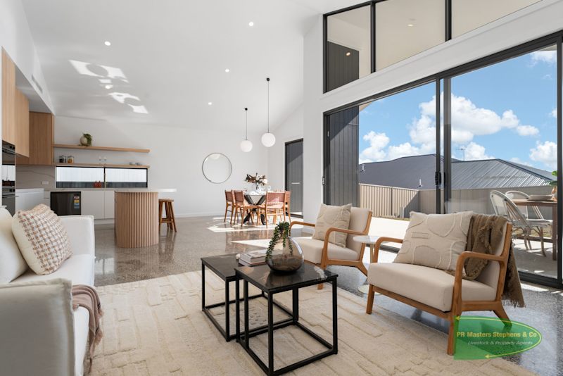 Marsden Estate - Stylish and New62931712348545114