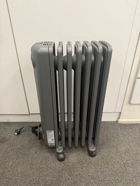 DELONGHI 1500W OIL COLUM HEATER -40886363018174383107112