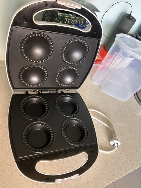 Pie maker white kitchen 63443751380738110