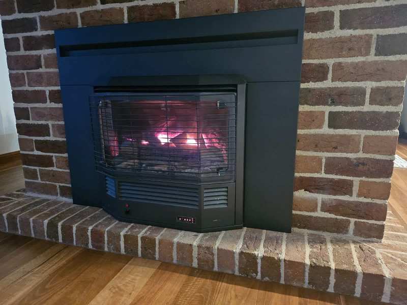 Archer flued gas log fire place heater63020851731713111