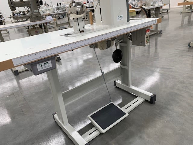 Industrial Sewing Machines - Post-Bed Wig Machine63016059208322113
