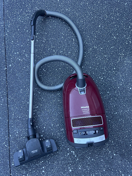 Miele Cat and Dog C3 vacuum cleaner63443925428225110
