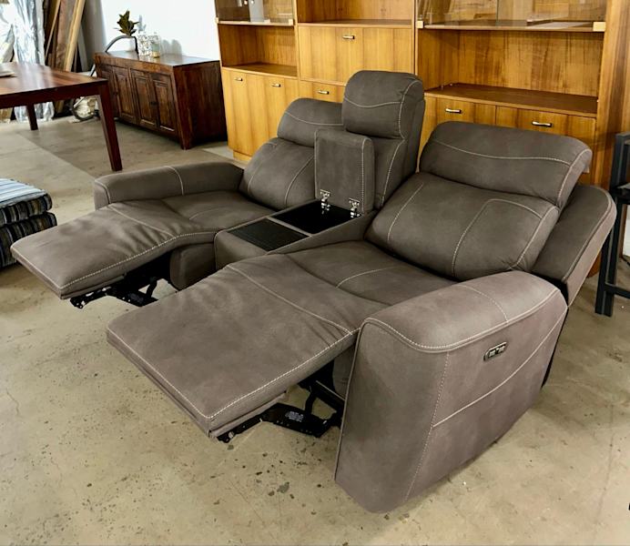 Robina 2ERER + Console Recliner62863376487554113