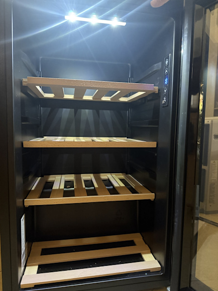 Hisense 30 Bottles Wine Cooler63441842173187113