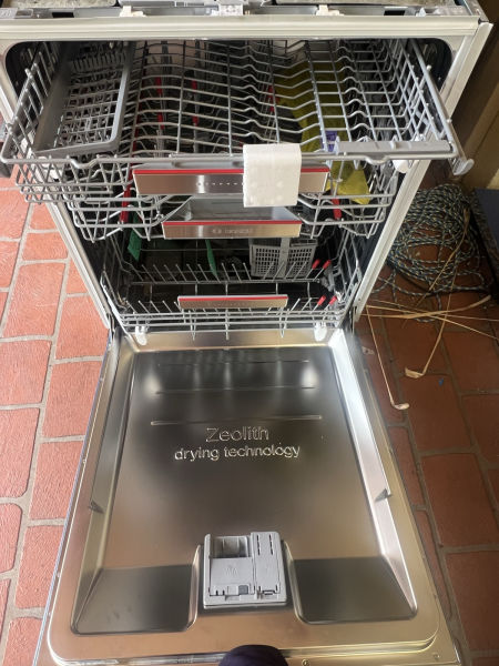 Bosch dish washer brand new 63021282990722112