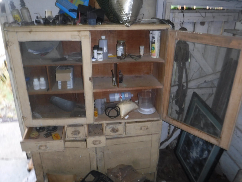 EARLY AUSTRALIAN SIMPLE GLASS FRONT KITCHEN DRESSER62863407337473111