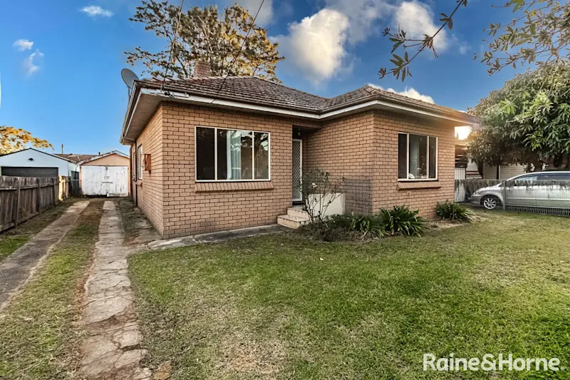 Charming Family Home in Prime Location with Modern Comforts63007596244353118