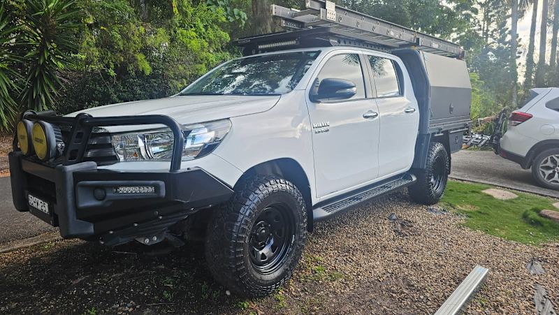 2016 TOYOTA HILUX SR (4x4) 6 SP MANUAL DUAL C/CHAS62935682090627110