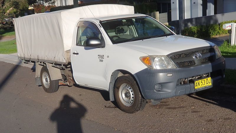 2006 TOYOTA HILUX WORKMATE 5 SP MANUAL C/CHAS62935688893315111