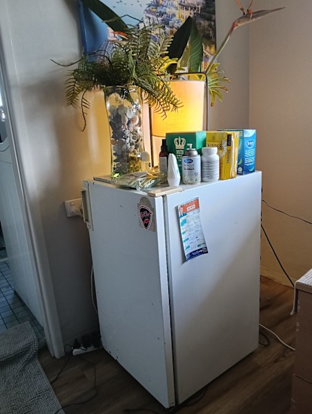Kelvinator bar fridge 63612125851009113